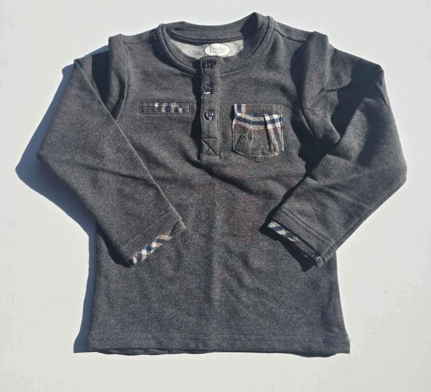 DARK GRAY LONG SLEEVE WITH BLUE PLAID POCKET