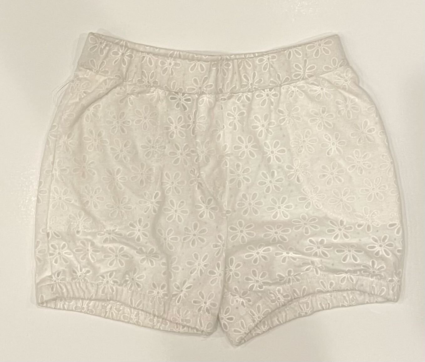 WHITE FLORAL SHORT ELASTIC