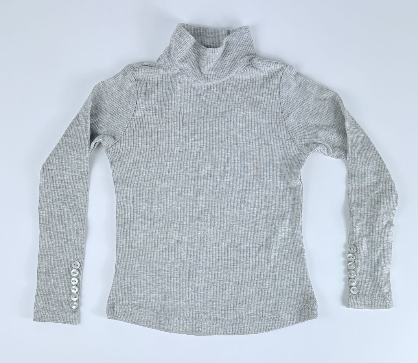 GRAY RIBBED LONG TEE W/  BUTTON ACCENT