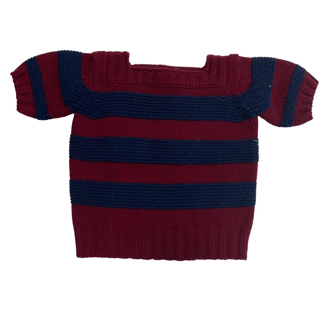 BORDEAUX WITH NAVY PULLOVER