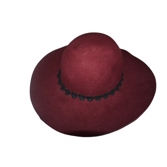 HAT WITH BLACK HEARTS EHBRIM
