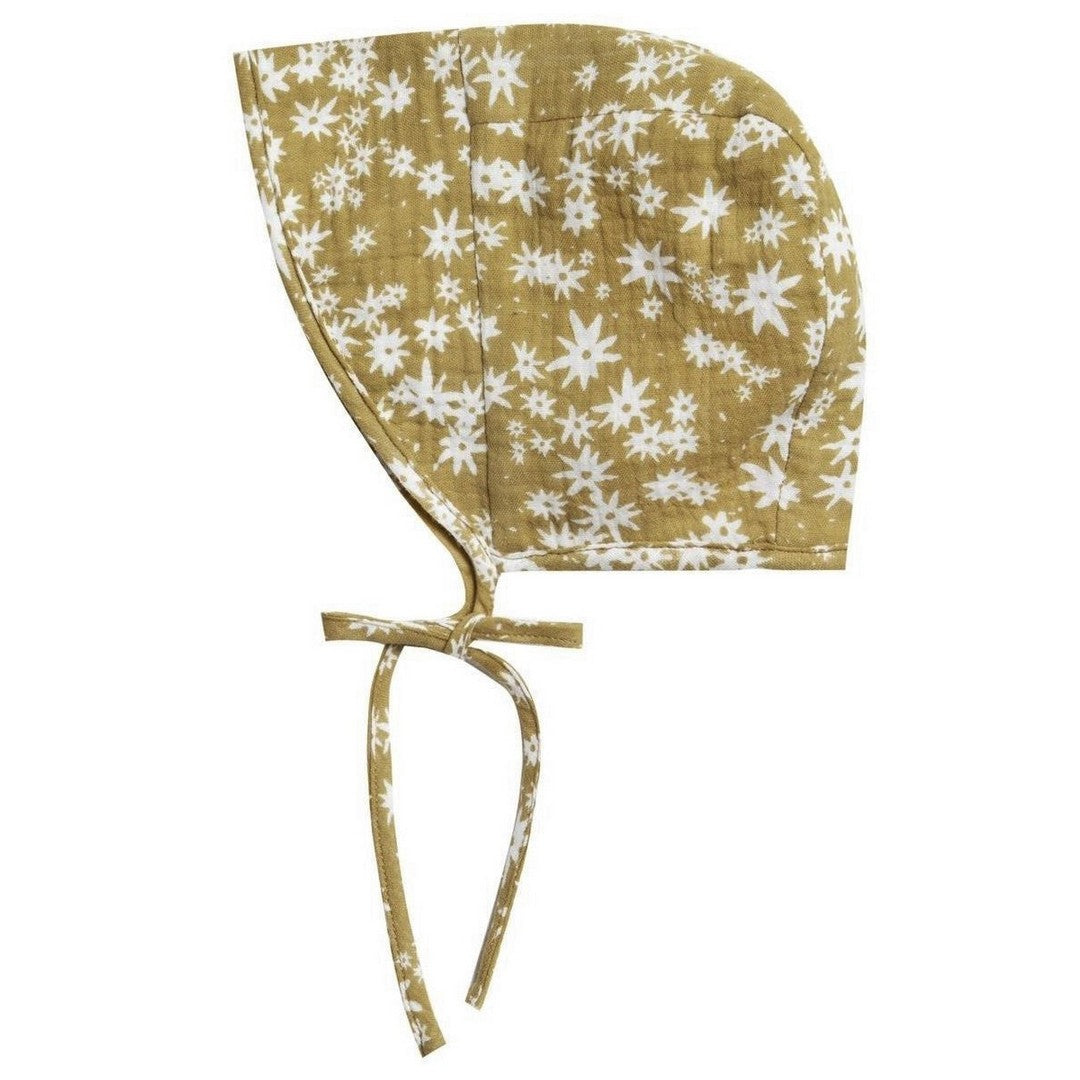 brimmed bonnet